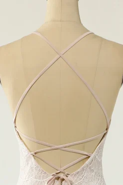 Vestido de noiva de renda branca de sereia halter branco com varrimento trem