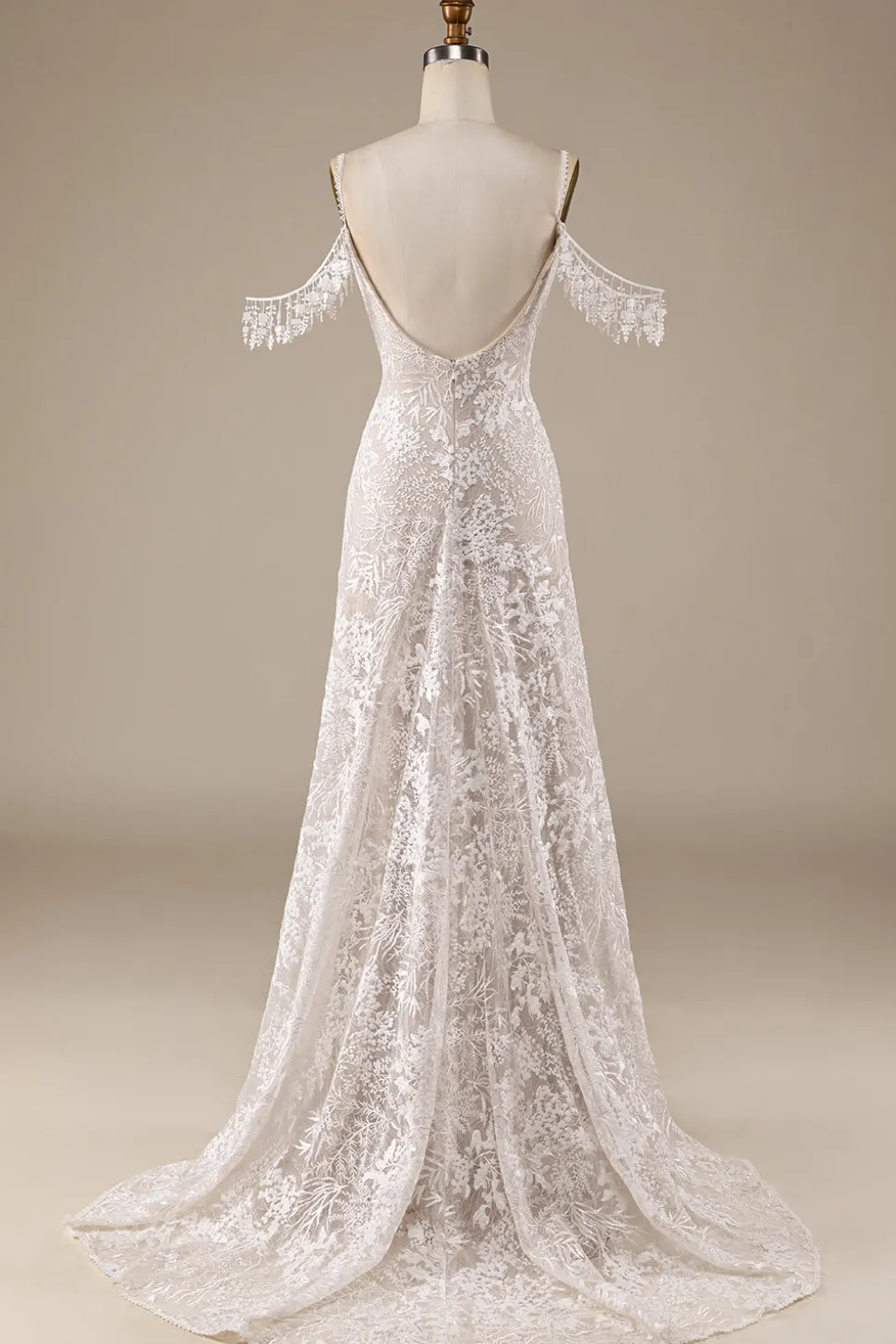 Vestido de noiva de renda de marfim com franjas