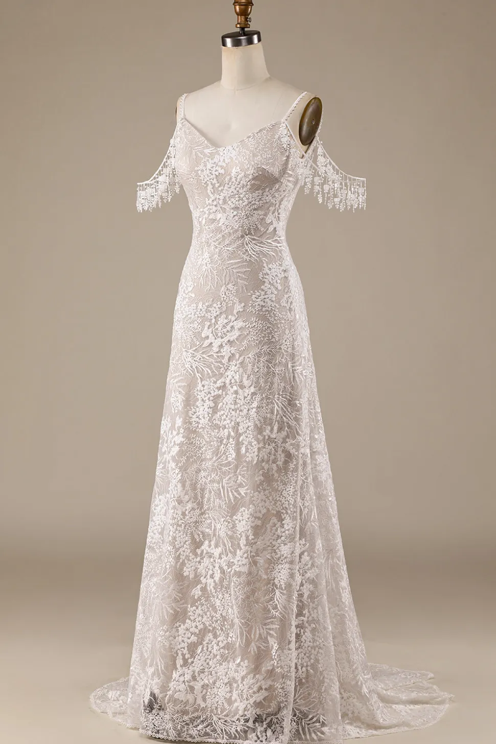 Vestido de noiva de renda de marfim com franjas