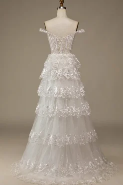 Vestido de noiva de renda em camadas branco brilhante com fenda