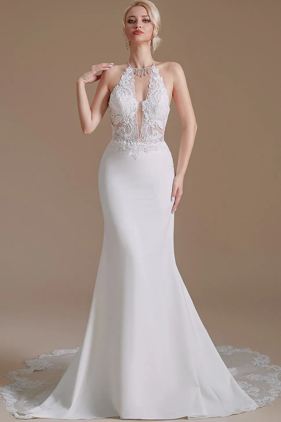Vestido de noiva de trem de varrimento de sereia branca halter sem costas com renda