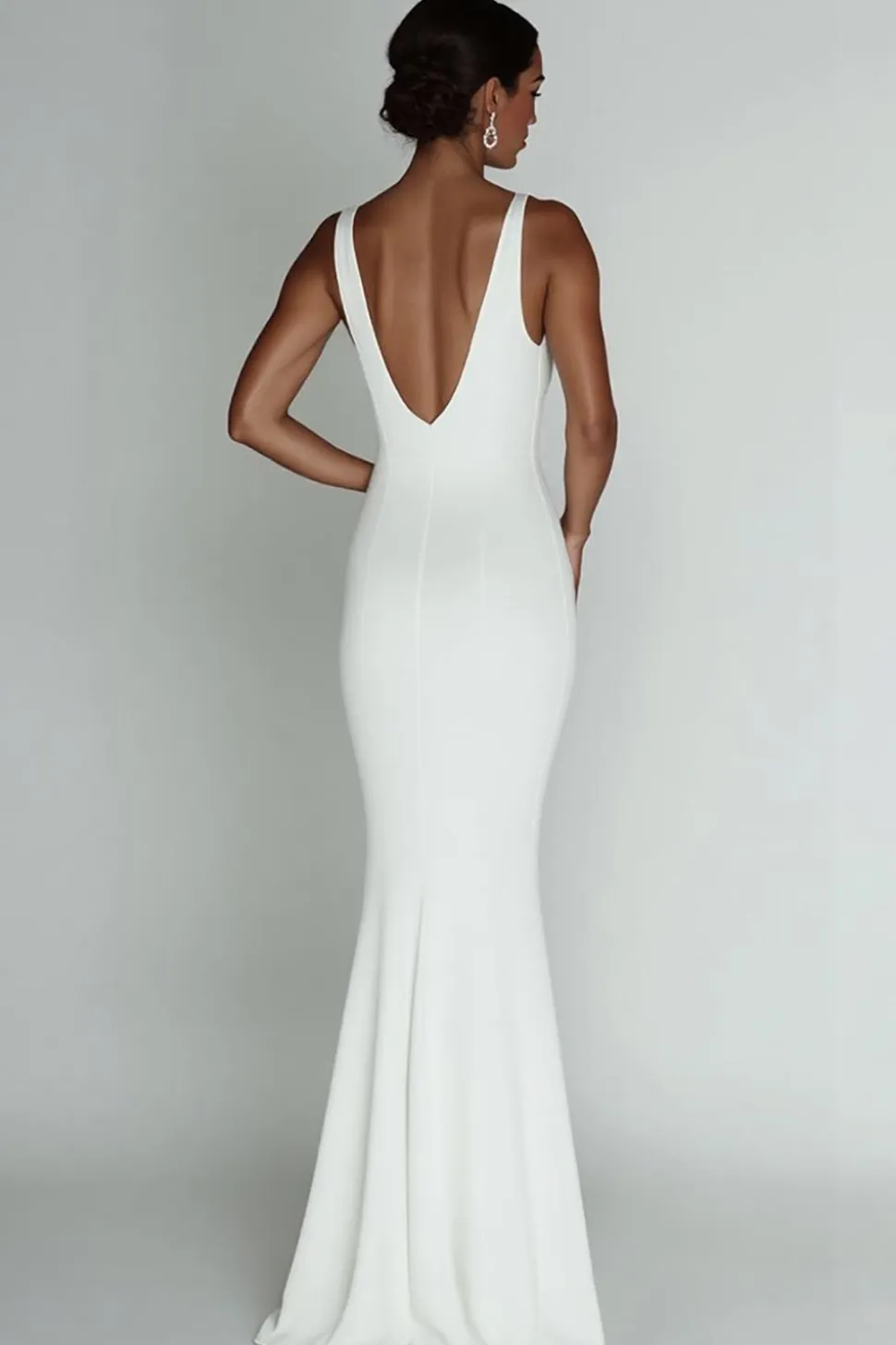 Vestido de Noiva Decote em V Sereia Branco Simples Longo Cetim