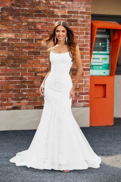Vestido de noiva longo de renda de sereia branca