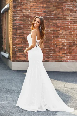 Vestido de noiva longo de renda de sereia branca