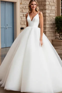 Vestido de Noiva Longo Marfim Decote em V Tule