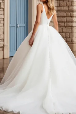 Vestido de Noiva Longo Marfim Decote em V Tule