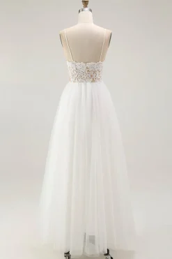 Vestido de noivado branco de alças finas em tule com renda