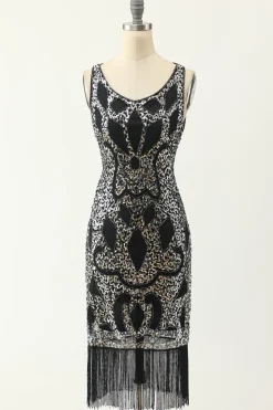 Vestido de prata preta de pescoço de colher de 1920