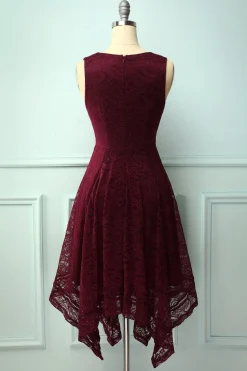 Vestido de Renda Assimétrico Borgonha