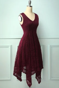 Vestido de Renda Assimétrico Borgonha
