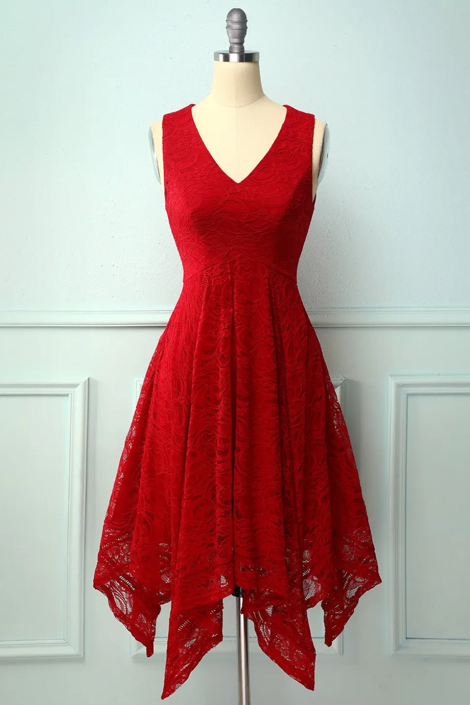 Vestido de renda assimétrico vermelho escuro