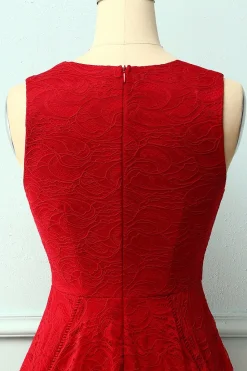 Vestido de renda assimétrico vermelho escuro