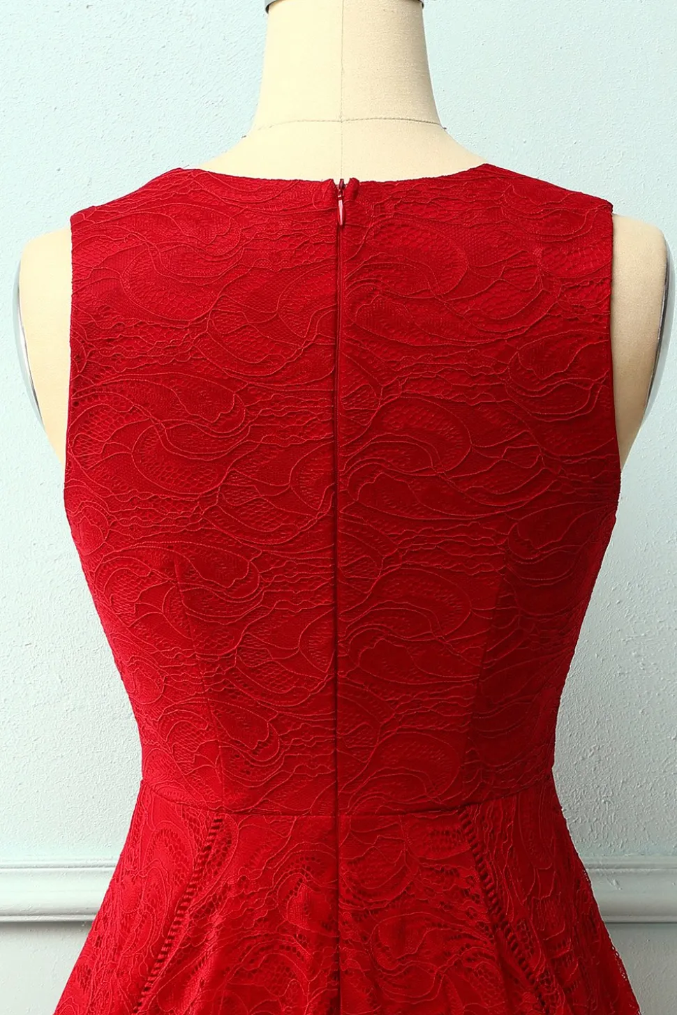 Vestido de renda assimétrico vermelho escuro