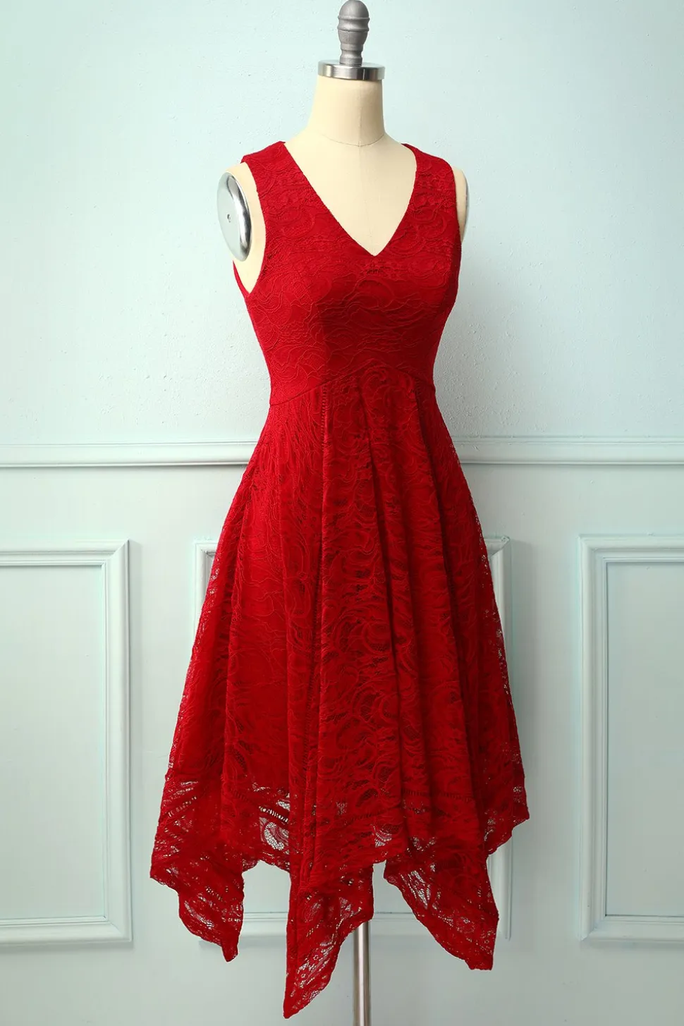 Vestido de renda assimétrico vermelho escuro