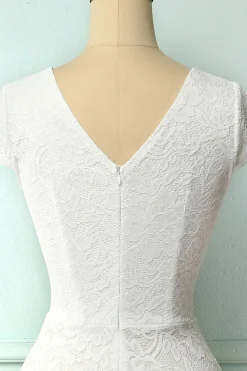 Vestido de renda branca alta baixa