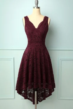 Vestido de renda branco e champanhe