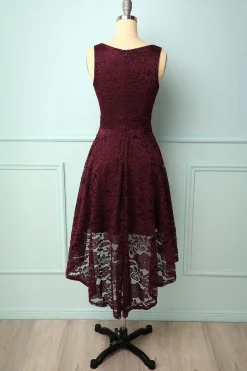 Vestido de renda branco e champanhe