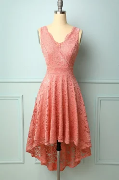 Vestido de renda com decote em v blush