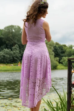 Vestido de renda com decote em v de lavanda