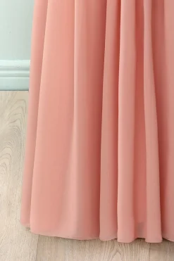 Vestido de renda com folhos