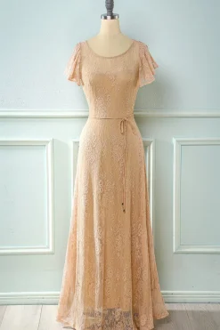 Vestido de renda comprida de champanhe