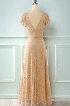 Vestido de renda comprida de champanhe