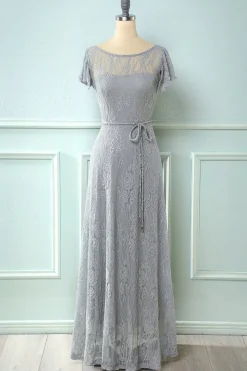 Vestido de renda comprida de champanhe