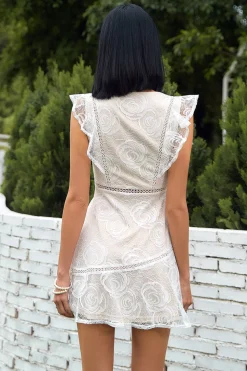 Vestido de renda de decote em V branco