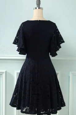 Vestido de renda de mangas de batwing