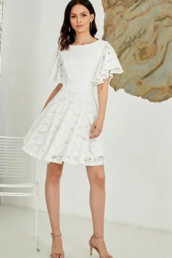 Vestido de renda de mangas de batwing