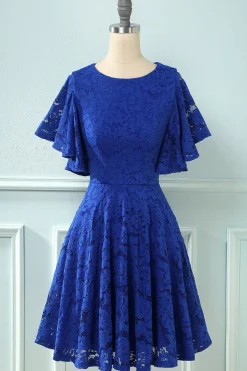 Vestido de renda de mangas de batwing
