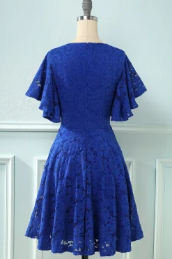 Vestido de renda de mangas de batwing
