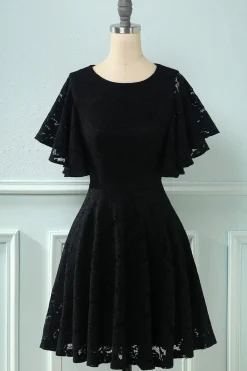 Vestido de renda de mangas de batwing