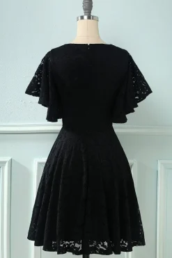 Vestido de renda de mangas de batwing