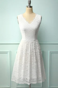 Vestido de renda formal com decote em v branco