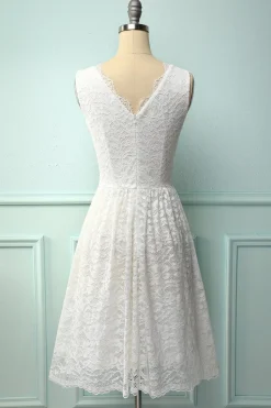 Vestido de renda formal com decote em v branco