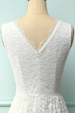 Vestido de renda formal com decote em v branco