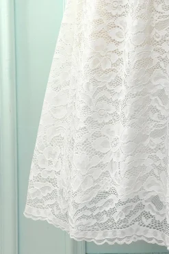 Vestido de renda formal com decote em v branco