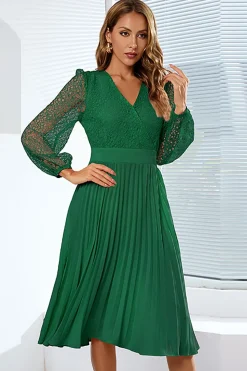Vestido de renda manga comprida com folhos