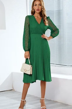 Vestido de renda manga comprida com folhos