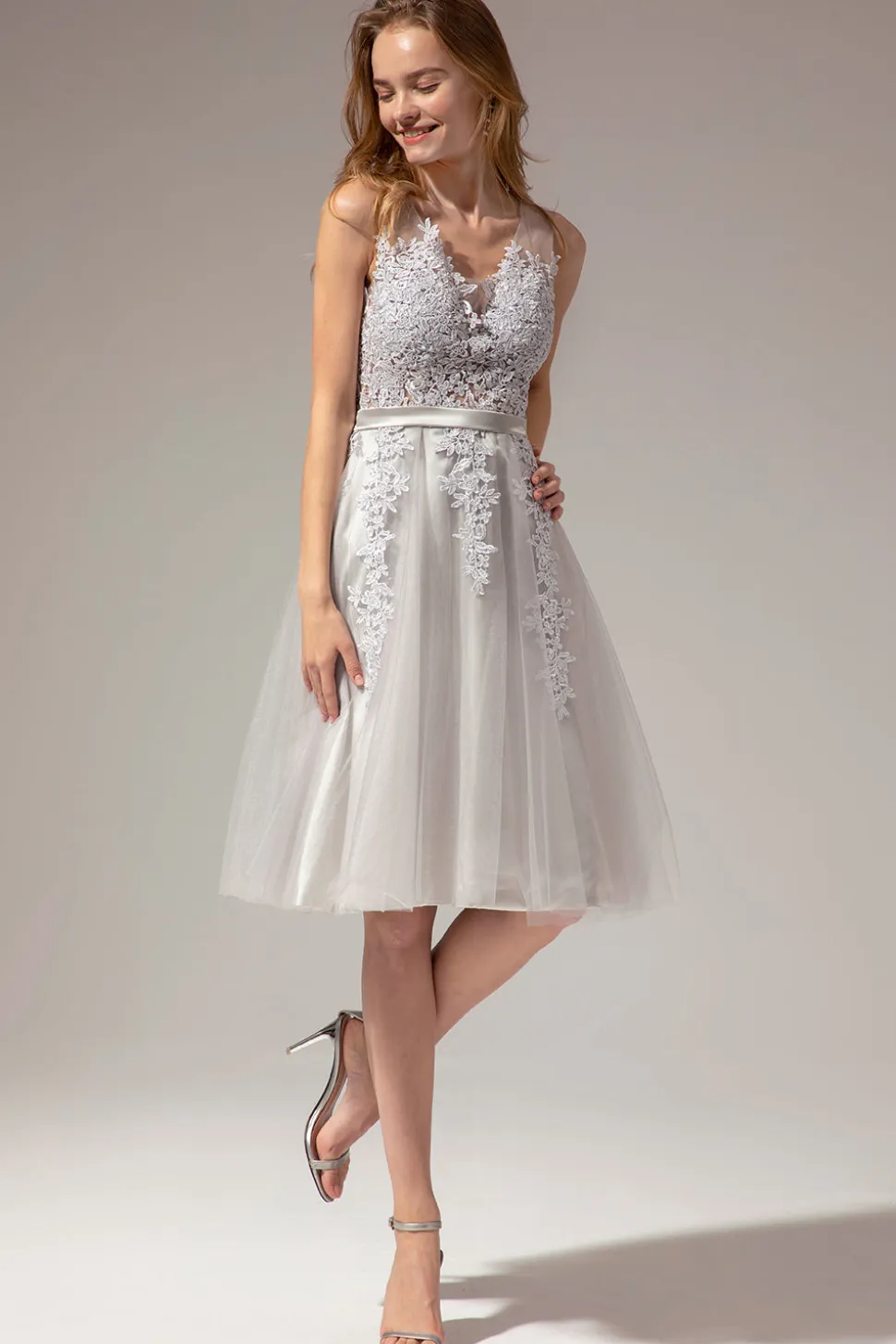Vestido de renda prateado