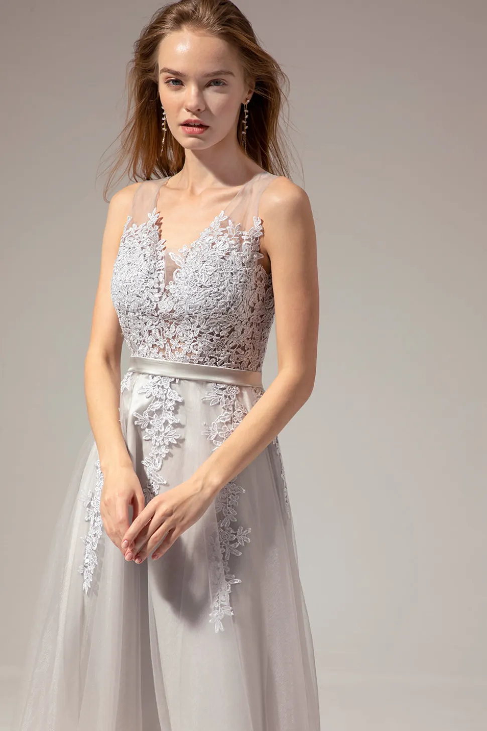 Vestido de renda prateado