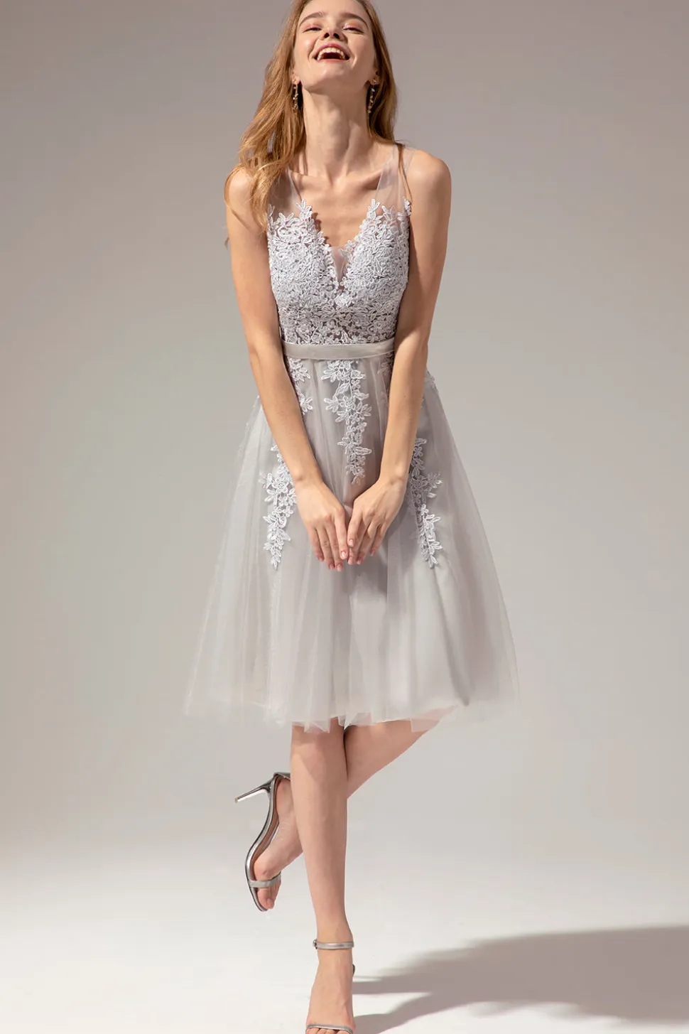 Vestido de renda prateado
