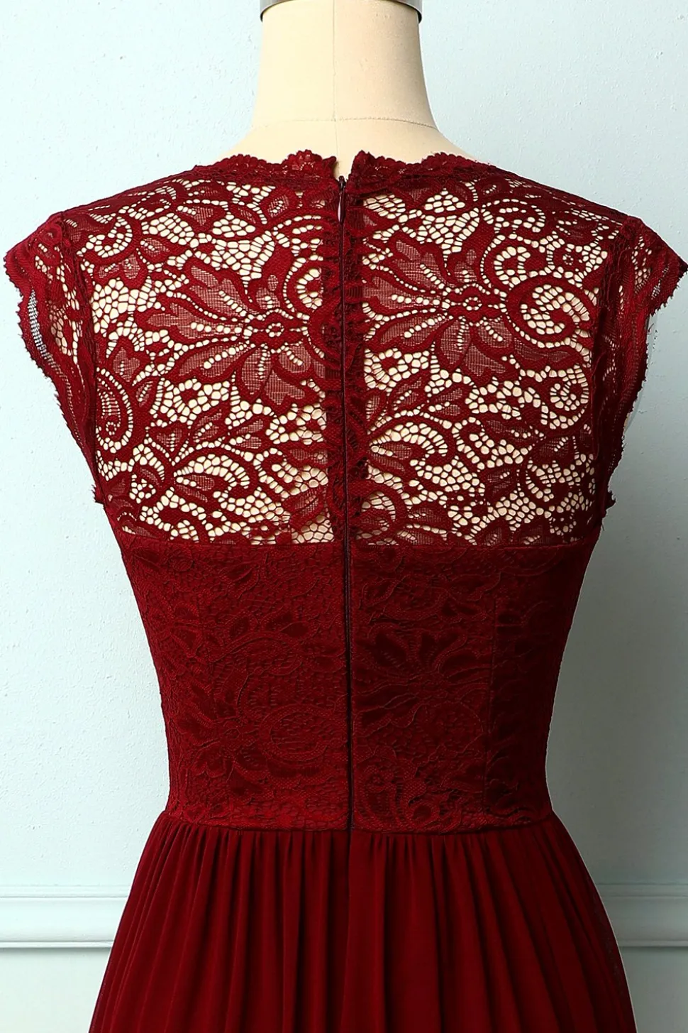 Vestido de renda vermelho escuro formal