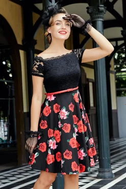 Vestido de retalhos off-ombro