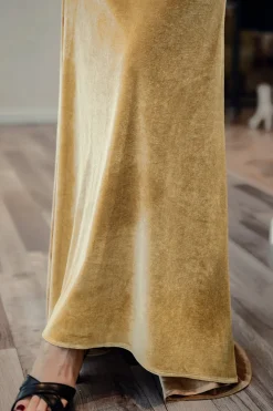 Vestido de veludo amarelo cintas de espaguete
