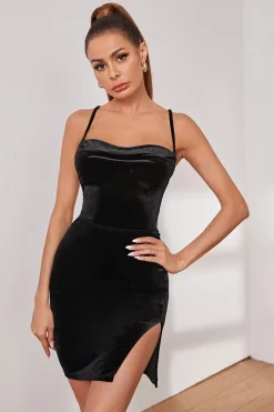 Vestido de veludo preto cintas de espaguete