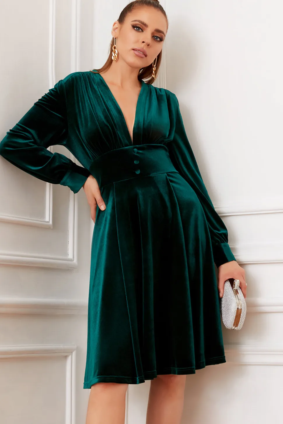 Vestido de veludo verde escuro mangas compridas