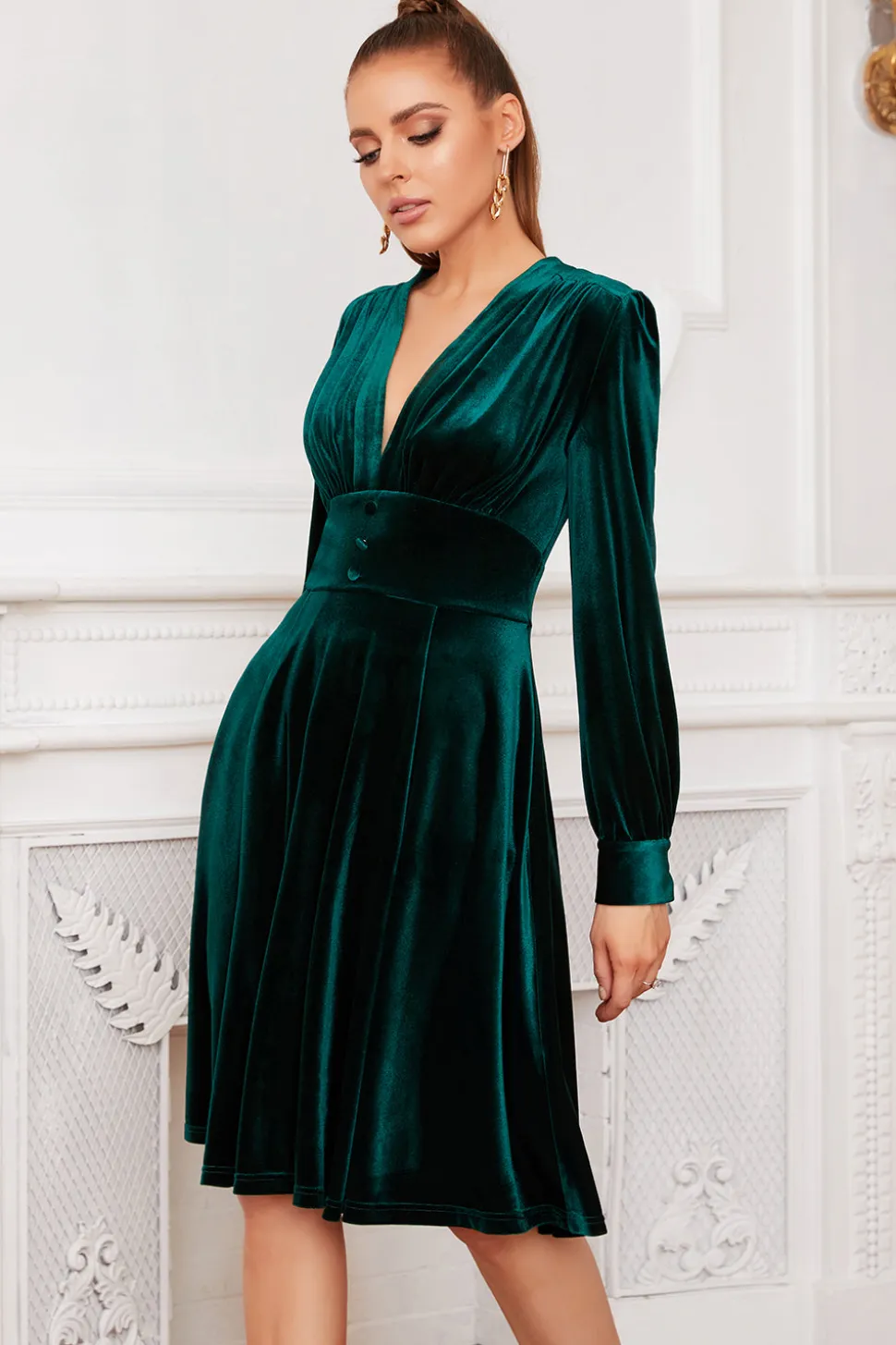 Vestido de veludo verde escuro mangas compridas