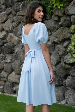 Vestido de verão azul pescoço quadrado